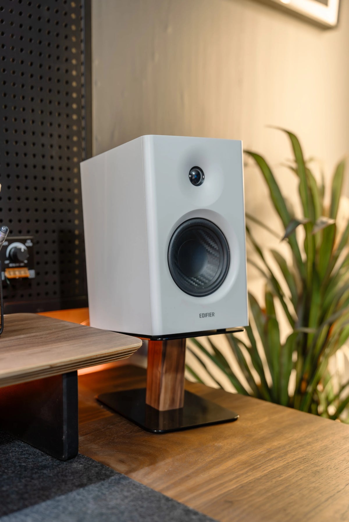 Black Walnut Speaker Stand Desktop Speaker Storage Holders Universal Music Studio Speaker Rack for Office Electronic Accessories